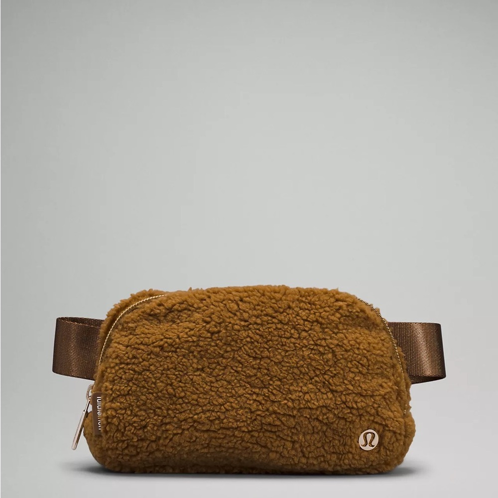 NWOT lululemon Everywhere Belt Bag 1L Fleece Unisex